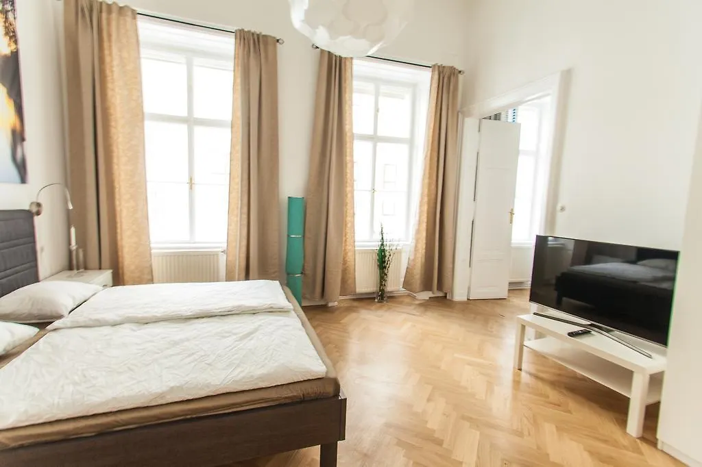 Deluxe Apartment with 3 Rooms - Hegelgasse 17 - Wenen